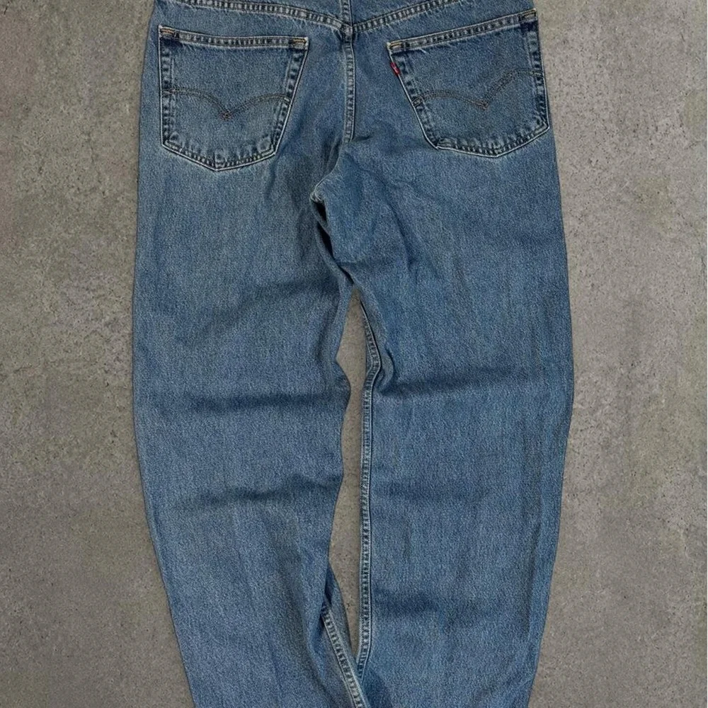 vintage 90s baggy levi denim jeans